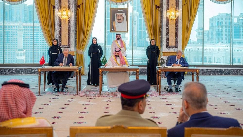 مثلث مكة.. هل يبدأ عصر التحالفات الإقليمية الجديدة