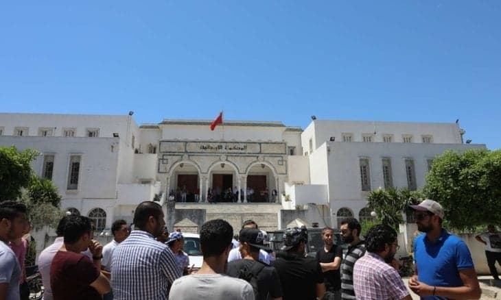 مرصد حقوقي تونسي يدعو لاستبدال السجن بالسوار الإلكتروني لكبار السن