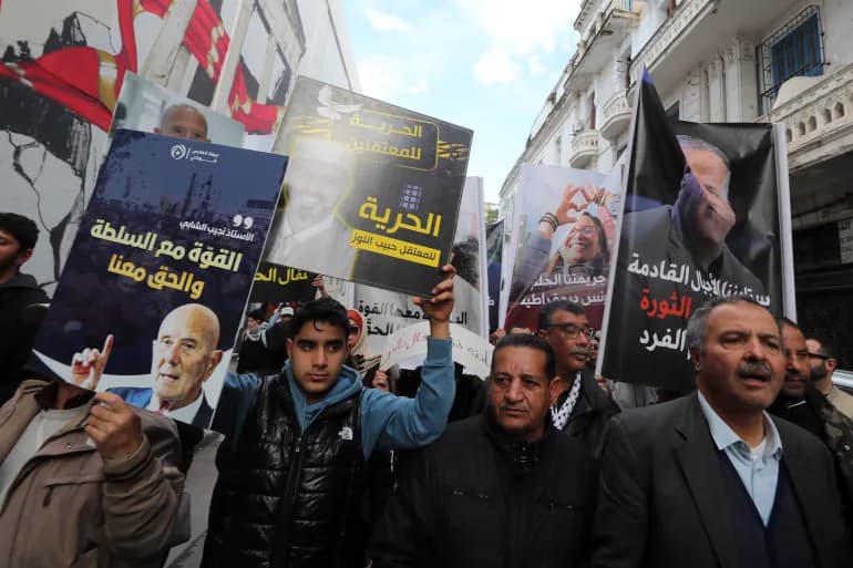 معارضون تونسيون أمام "فرصة أخيرة" وجمعيات "في وقت مستعار